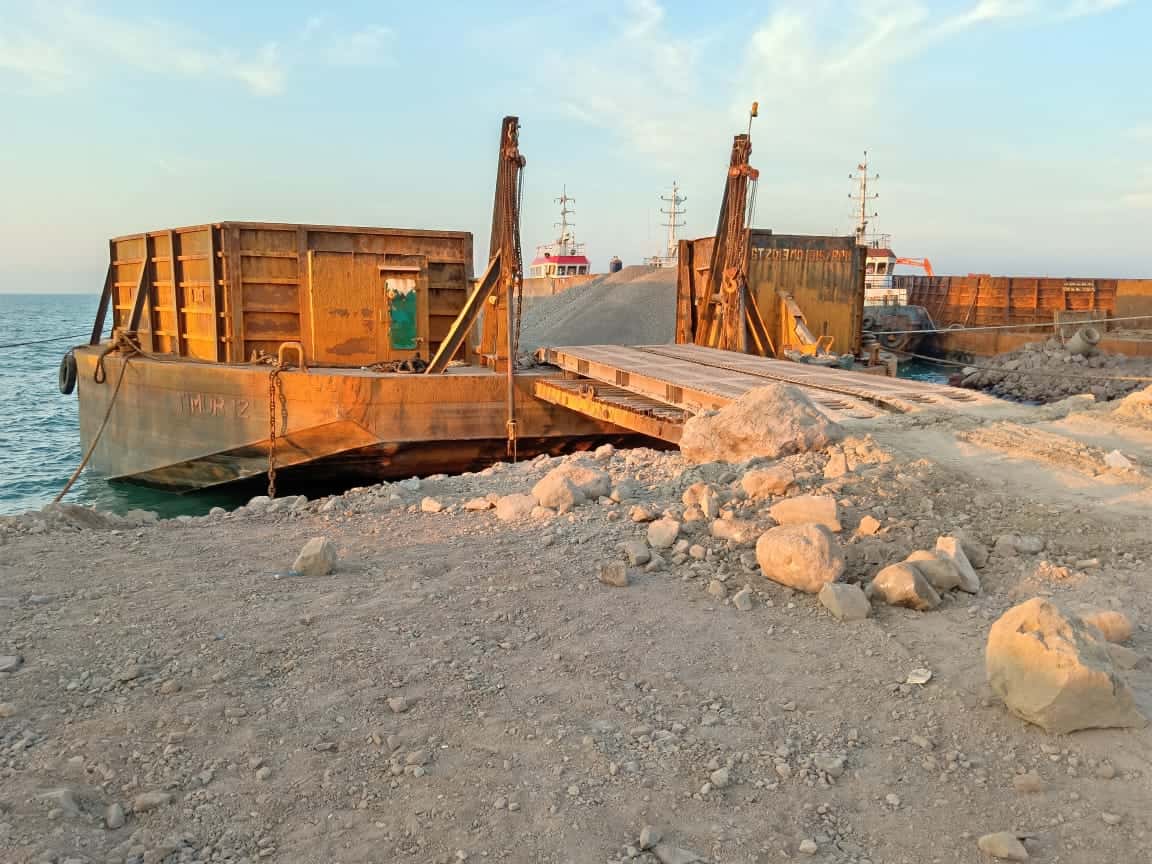Barge_2